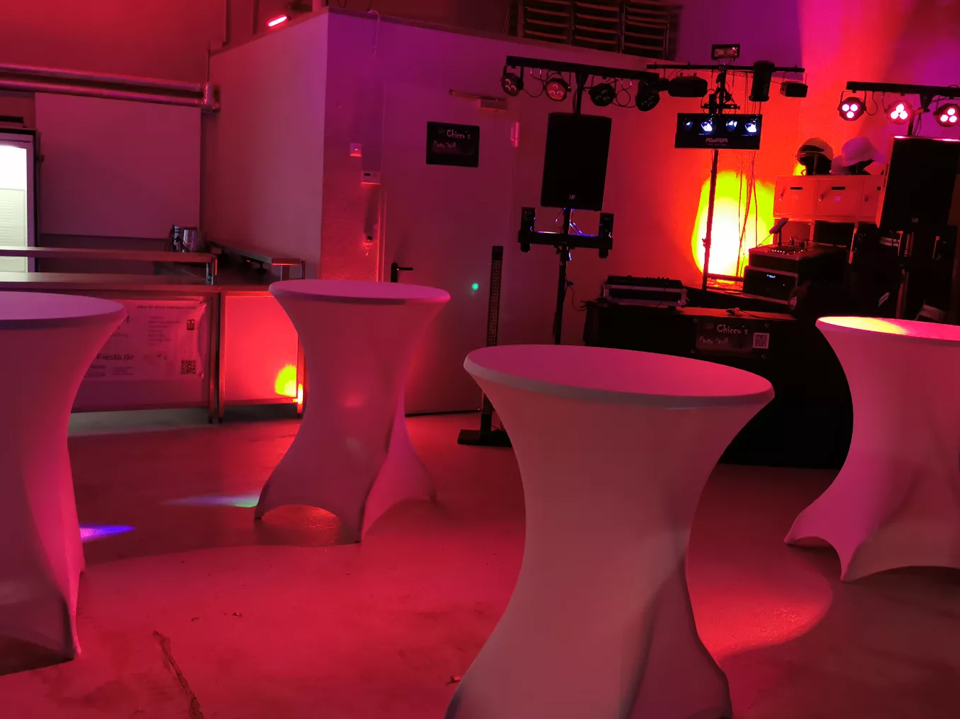 Party Location FF Schauren mit Stehtischen